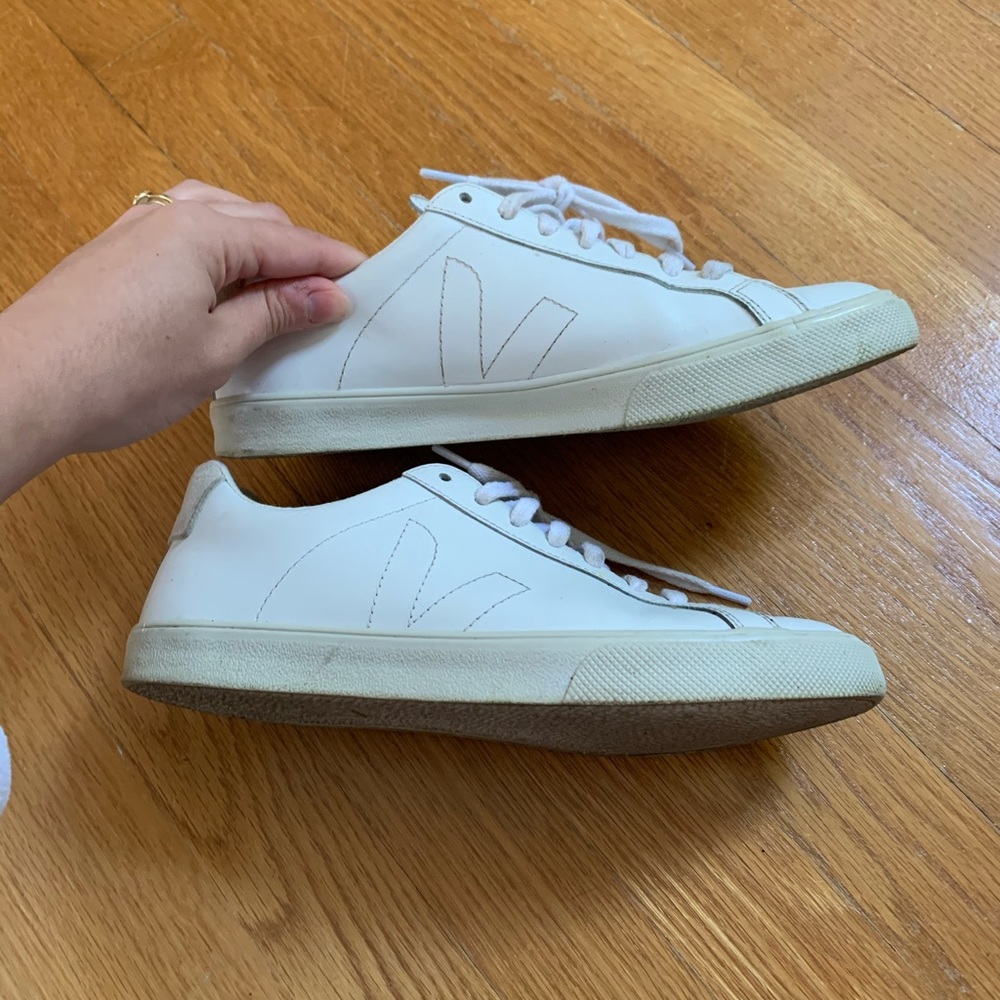 Vejas size 8